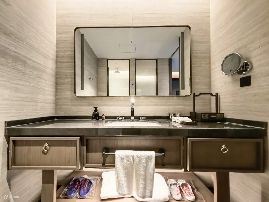 [Near Changbai Mountain North Slope Scenic Area]ChangBaiShan JunLan Academy Hotel Accommodation Package